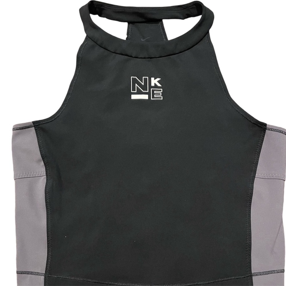 Nike Dri-Fit Sports Bra Crop Top Colorblock. Size Women's Small.